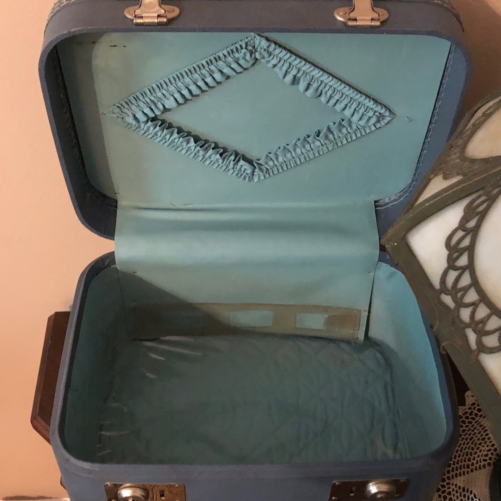 Vintage Hardshell Train Case - Picture 5 of 8